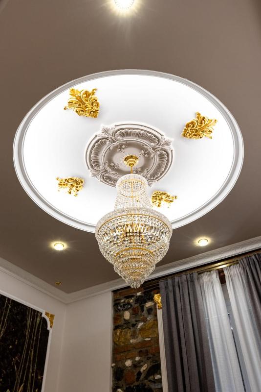Queen Cattleya Suite - image 2