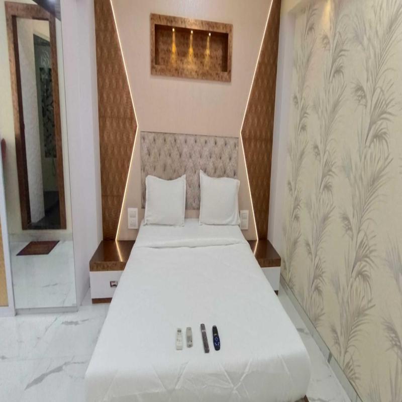 The Diplomat Villa - image 10
