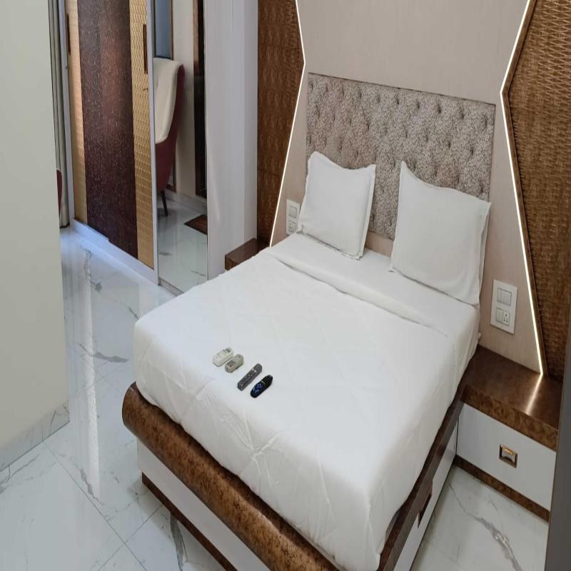 The Diplomat Villa - image 2