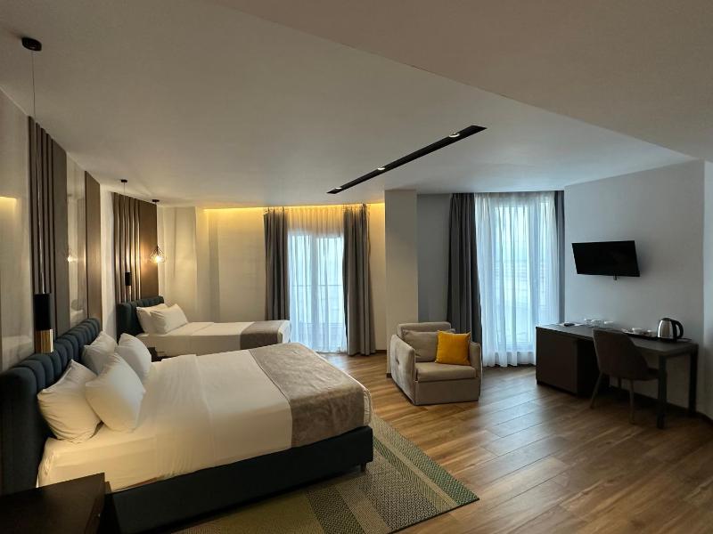 Superior Triple Room with Sea View image 1