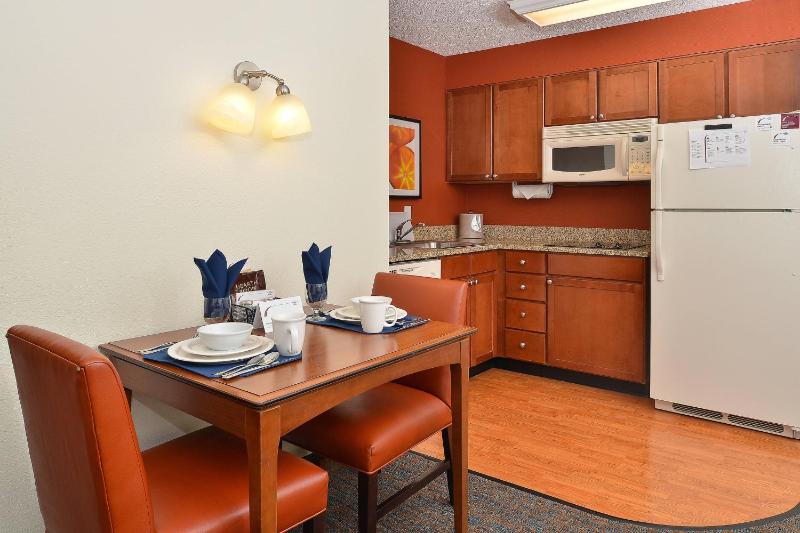 One-Bedroom King Suite image 3