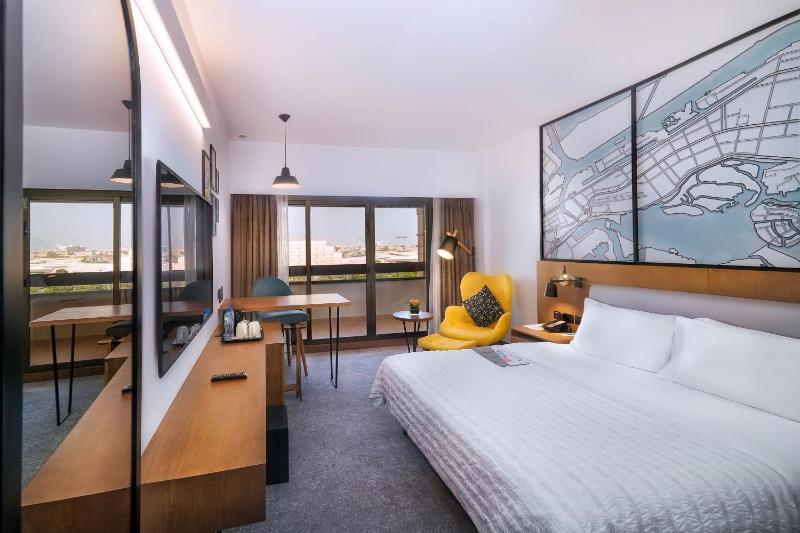 Deluxe Room Sea View, Guest room, 1 King, Balcony image 1