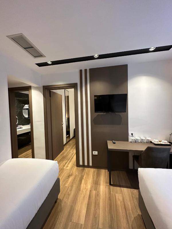 Family Room image 4