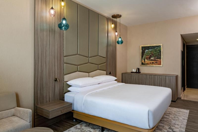 Superior King Bed, (Comp. Shuttle to DMCC Metro, Marina Mall & JBR, 20% off on F&B outlet) image 3