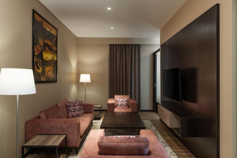 Premium Suite, (20% Discount on F&B outlet, A bottle of selected Beverage)    image 3