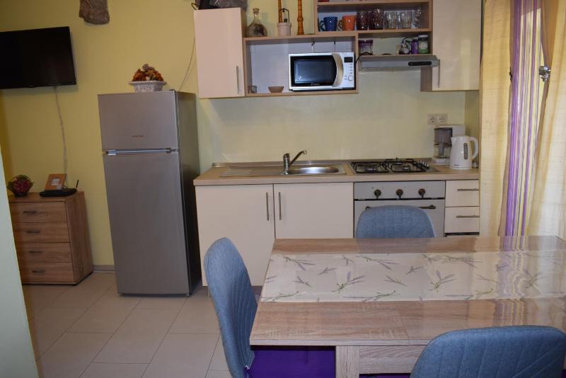 Apartment Grapes - image 11