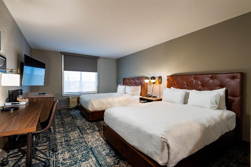 Guest room, 2 Double Beds image 4