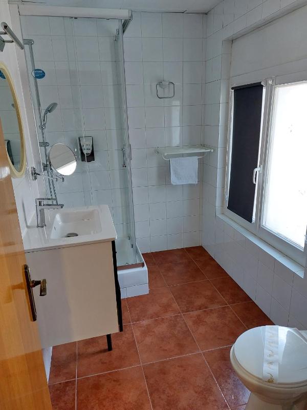 Double Room image 3