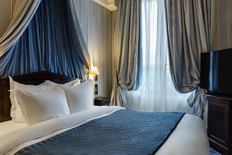 Superior Queen Room image 4