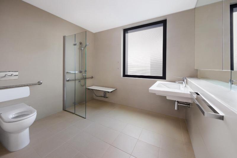 King Room - High Floor image 4