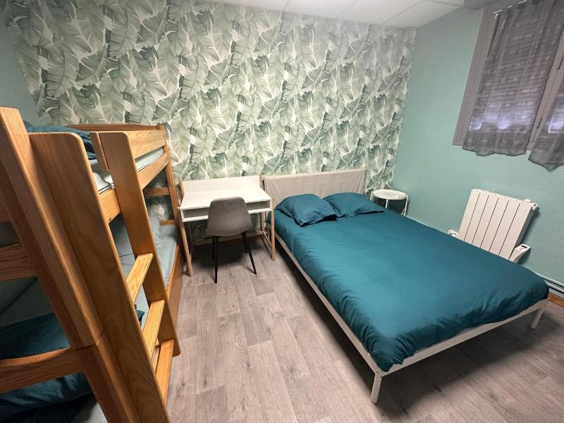 Standard Family Room image 1
