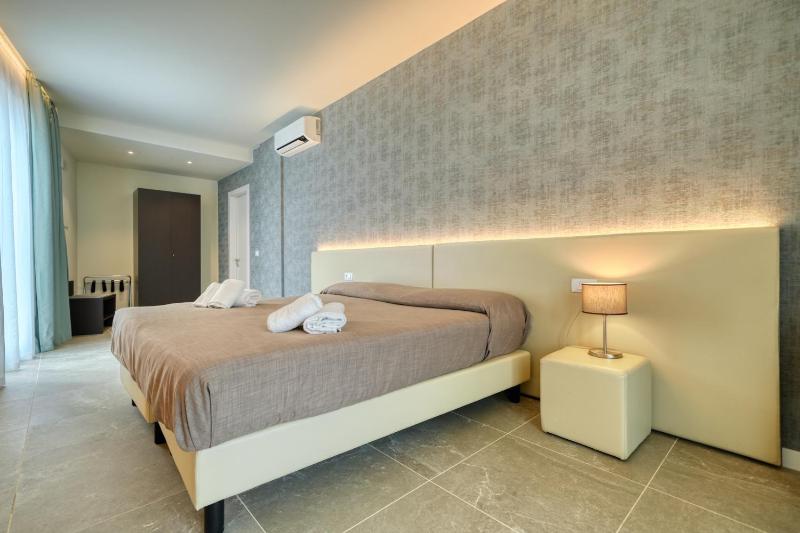 Standard Double or Twin Room Annex with Private Garden image 4