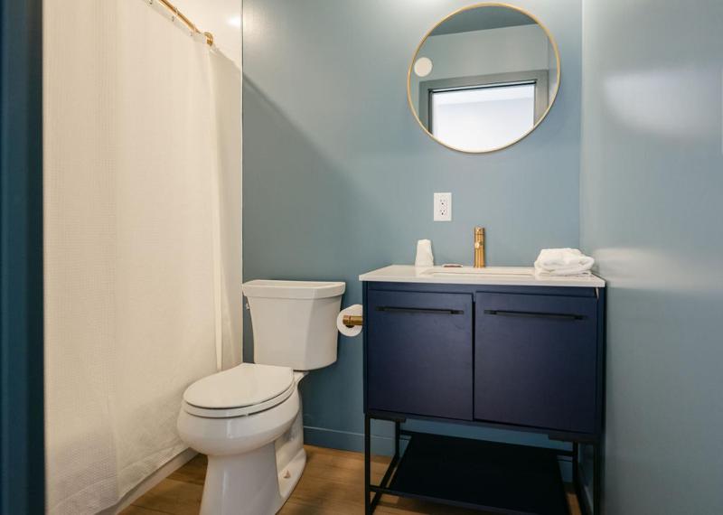 Standard Queen Room image 2