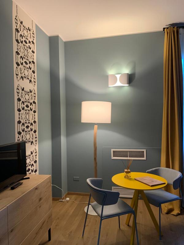 King Room image 3