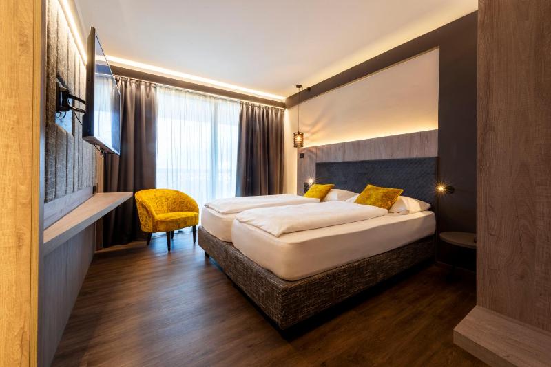 Comfort Double or Twin Room image 4