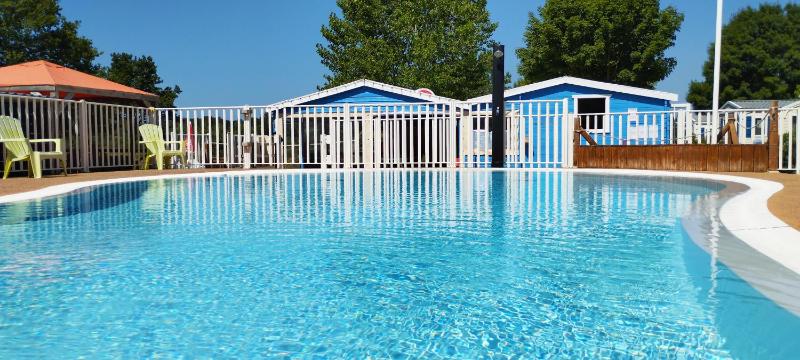 CAMPING LES EMBRUNS 3* Images