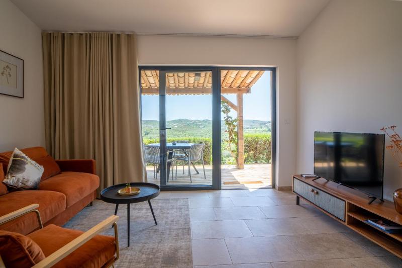 Apartment with Sea View image 3