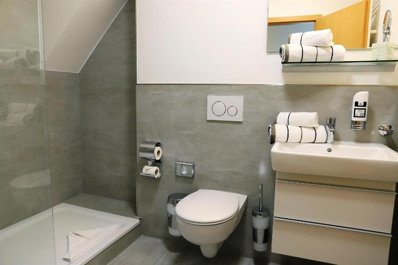 Suite with forest view image 2