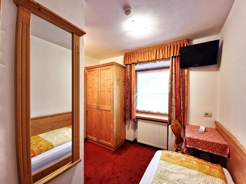 Single Room image 2