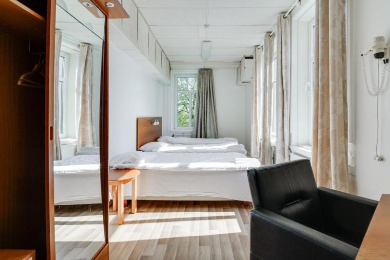 Double Room with Private Bathroom image 3