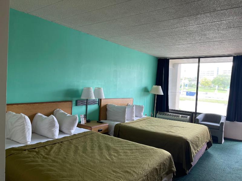 Standard Queen Room image 2