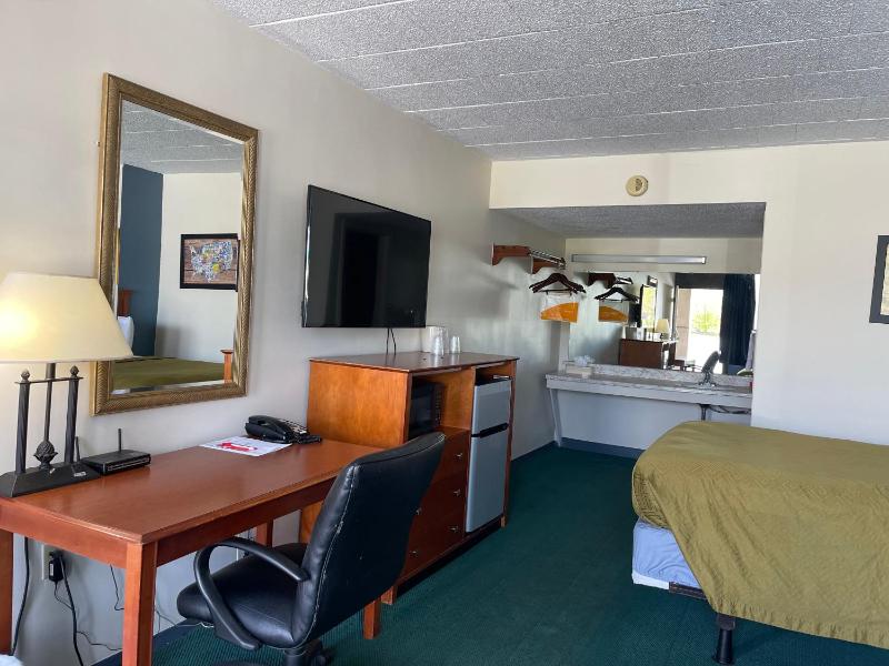 Double Room image 3