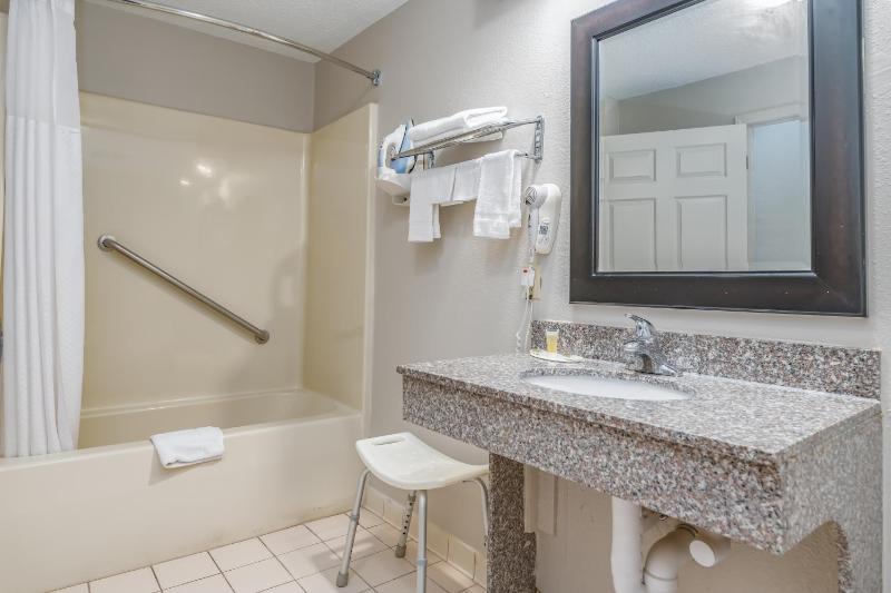 King Room - Disability Access/Non-Smoking image 2