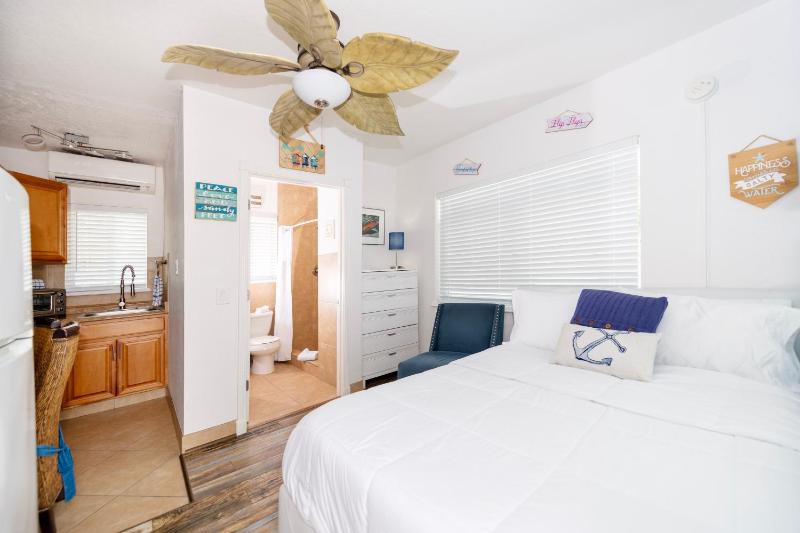 Tropic Isle Boutique Hotel - image 12