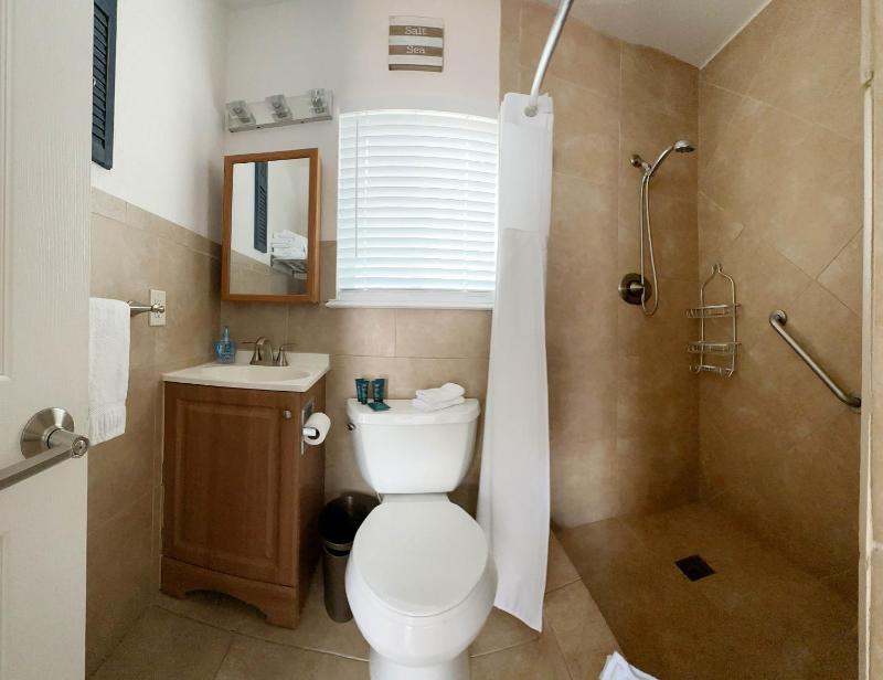 Tropic Isle Boutique Hotel - image 34