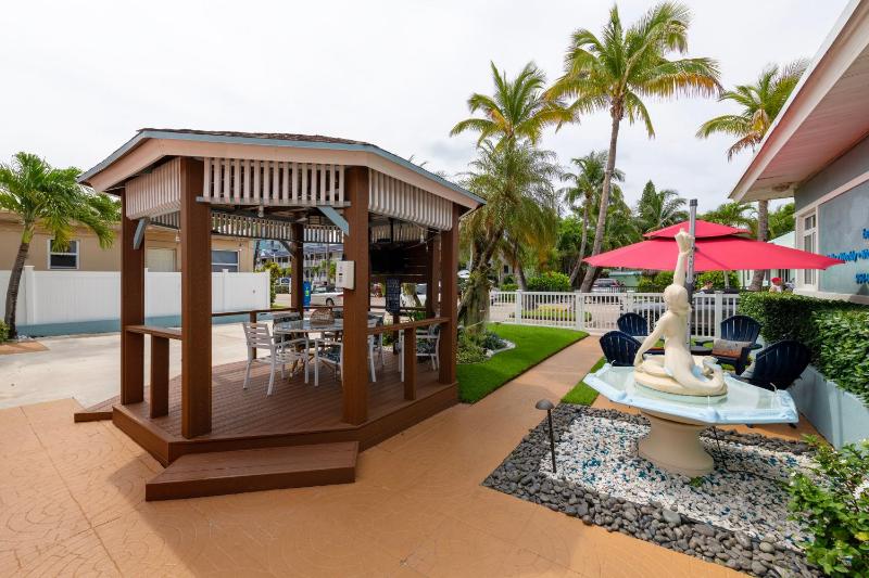 Tropic Isle Boutique Hotel - image 45