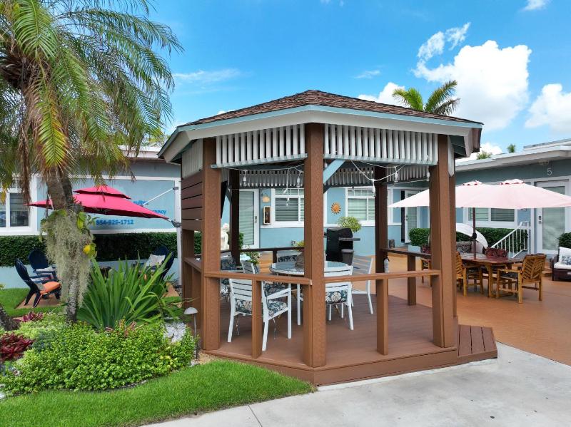 Tropic Isle Boutique Hotel - image 4