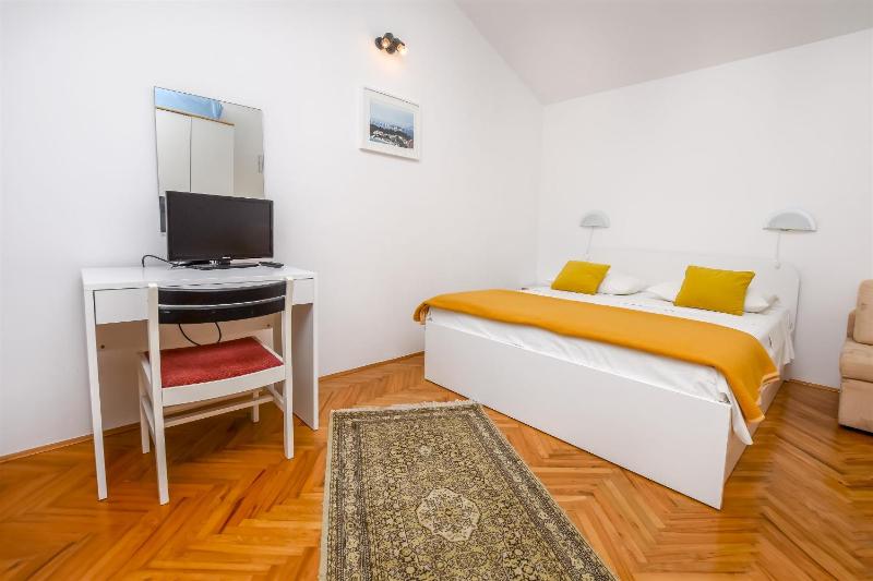 Apartments and Room Novokmet - image 39