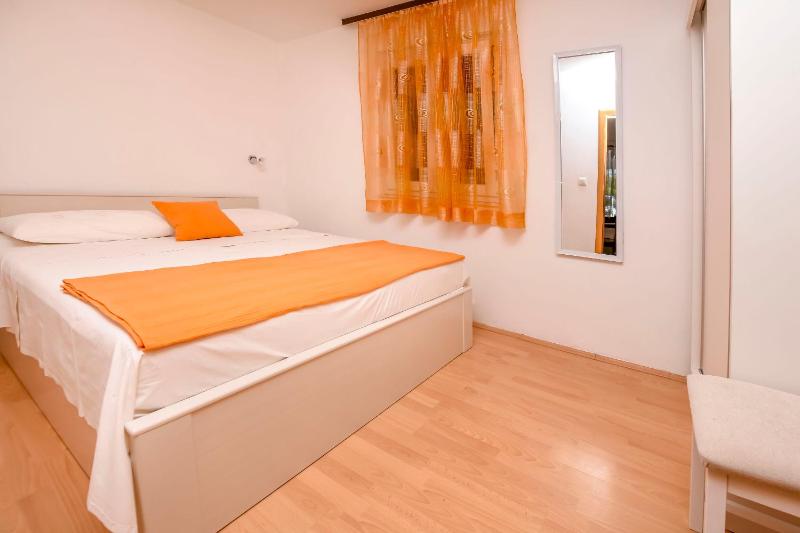 Apartments and Room Novokmet - image 10