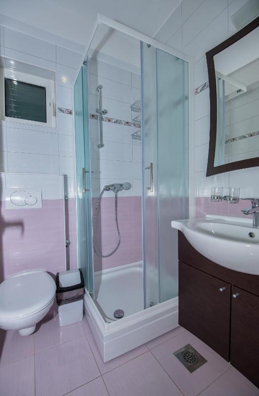 Double Room with Balcony and Sea View image 2