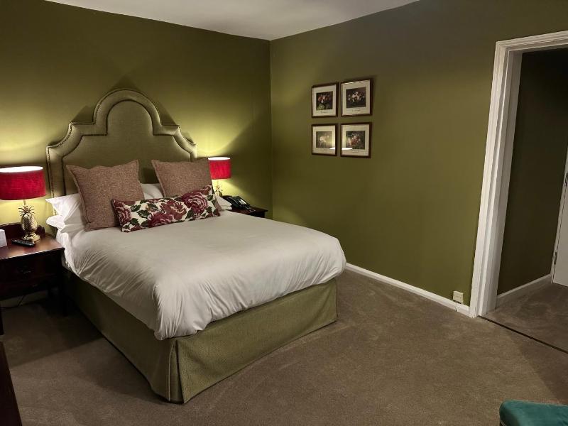 Double Room (No Pets) image 1