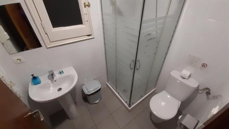 Economy Double Room image 3