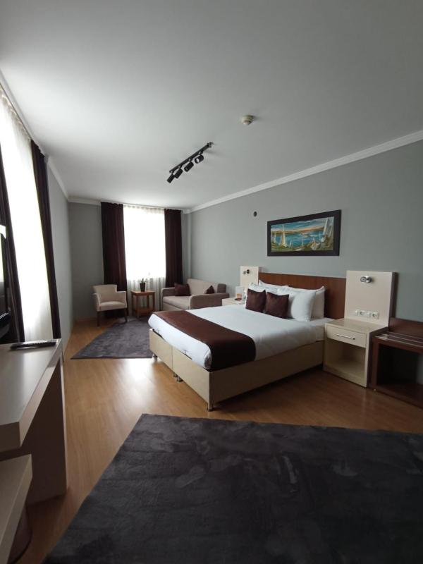 Deluxe Double Room image 1