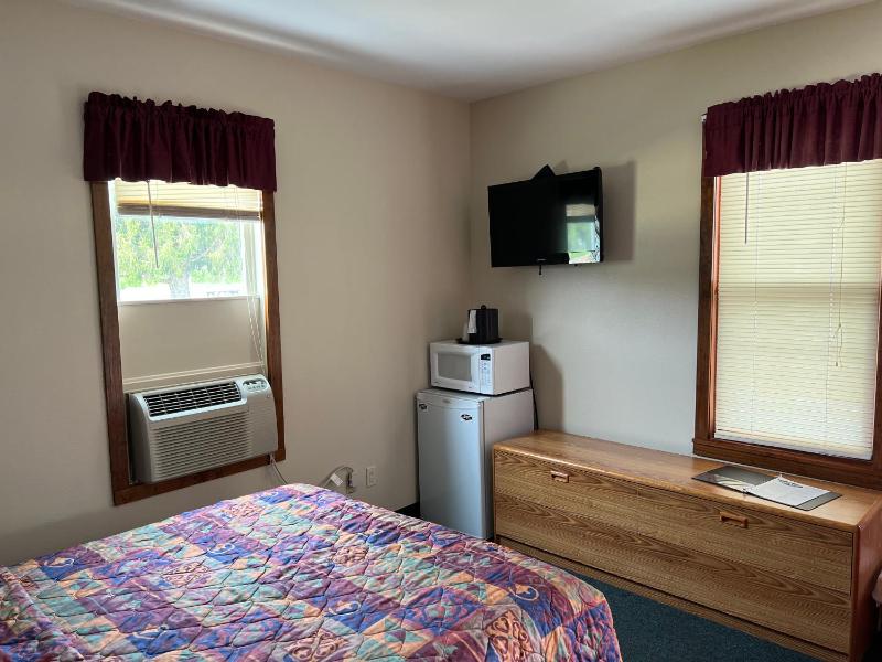 Queen Room image 3
