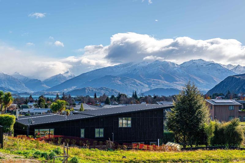 Tranquil Heights Wanaka - image 5