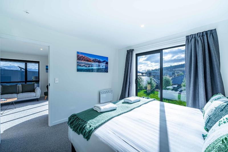 Tranquil Heights Wanaka - image 38