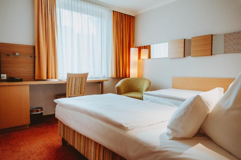 Economy Double or Twin Room image 4