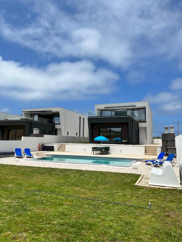 Luxury villas with heated pool & panoramic ocean & valley views Images