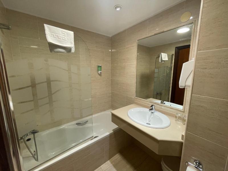 Apartment with Mountain View image 4