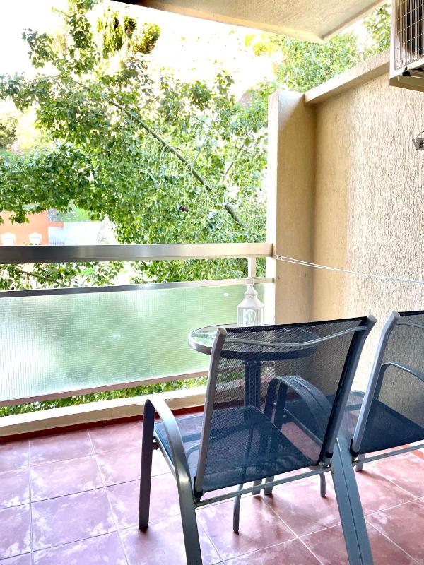 Apartment with Mountain View image 2