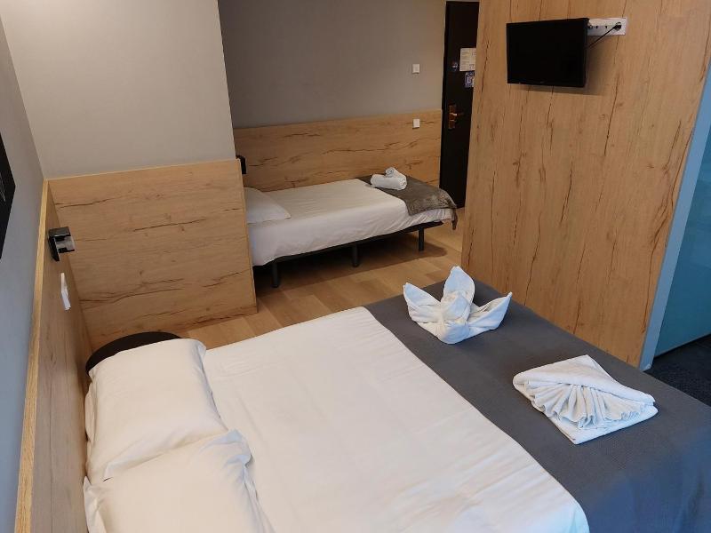 Superior Triple Room image 1