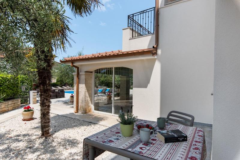 Villa Hope - Apartments with Shared Pool - image 44