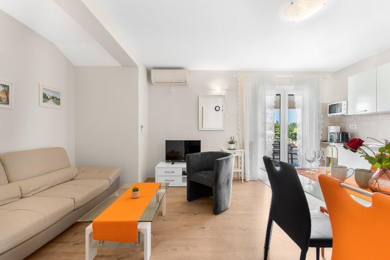 Villa Hope - Apartments with Shared Pool - image 45