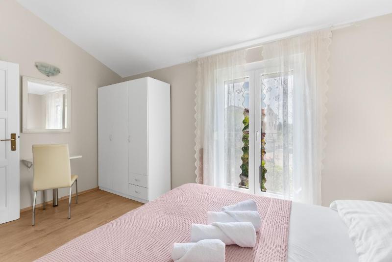 Apartment with Balcony image 4