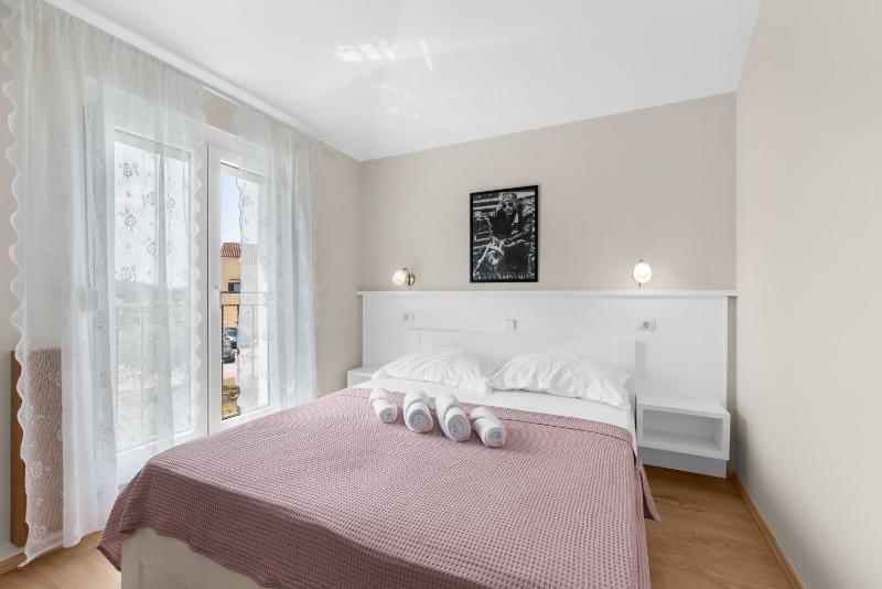 Apartment with Balcony image 3