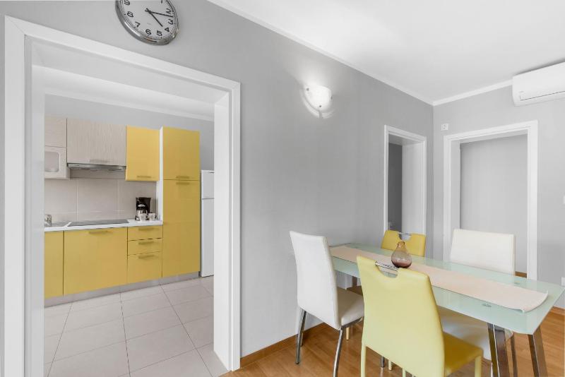 Villa Hope - Apartments with Shared Pool - image 2